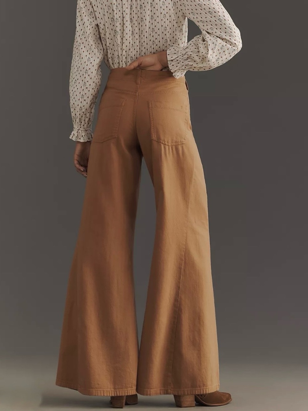 PILCRO Mid-Rise Wide Flare Adi Pants in Cognac - Picture 2 of 9